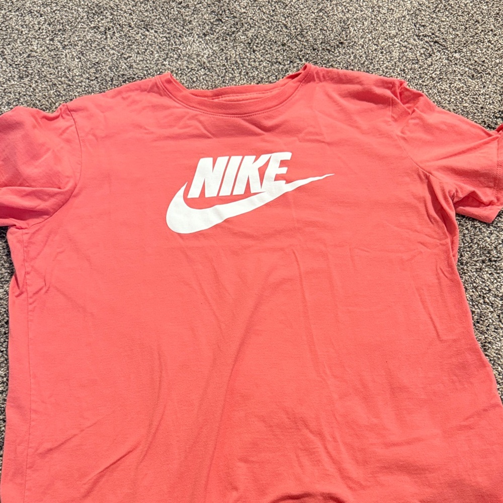 Nike Coral Short Sleeve Tee